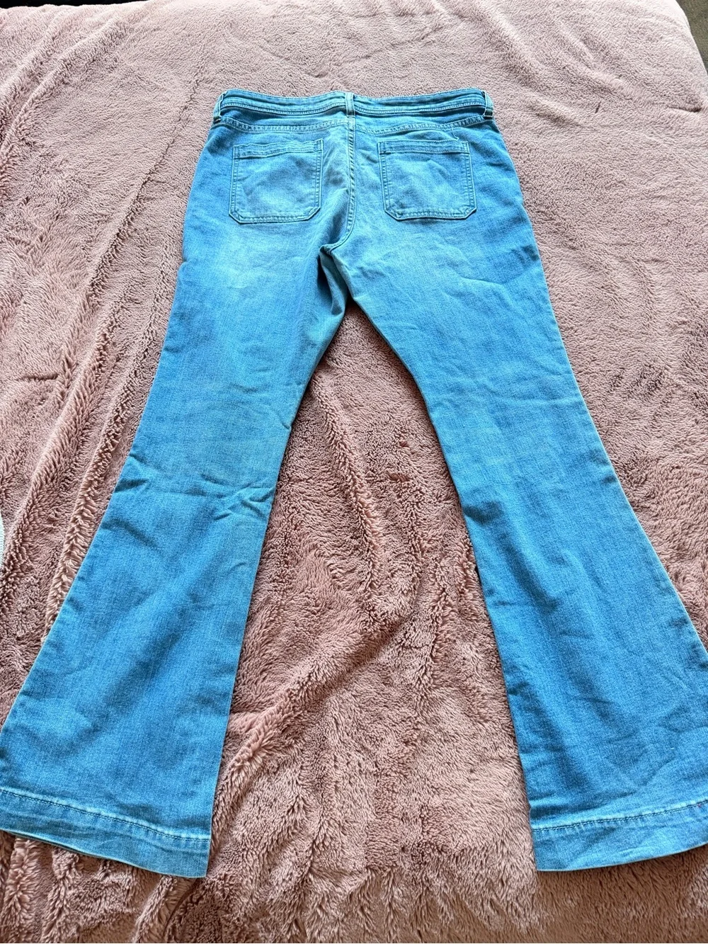 GAP Women’s Light Wash Flare Jeans